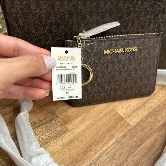Michael Kors wallet - Picture 5 of 5